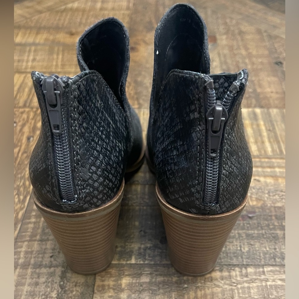 Dolce Vita DV8 Shai Mixed Material Heeled Booties size 7.5 - Picture 9 of 10